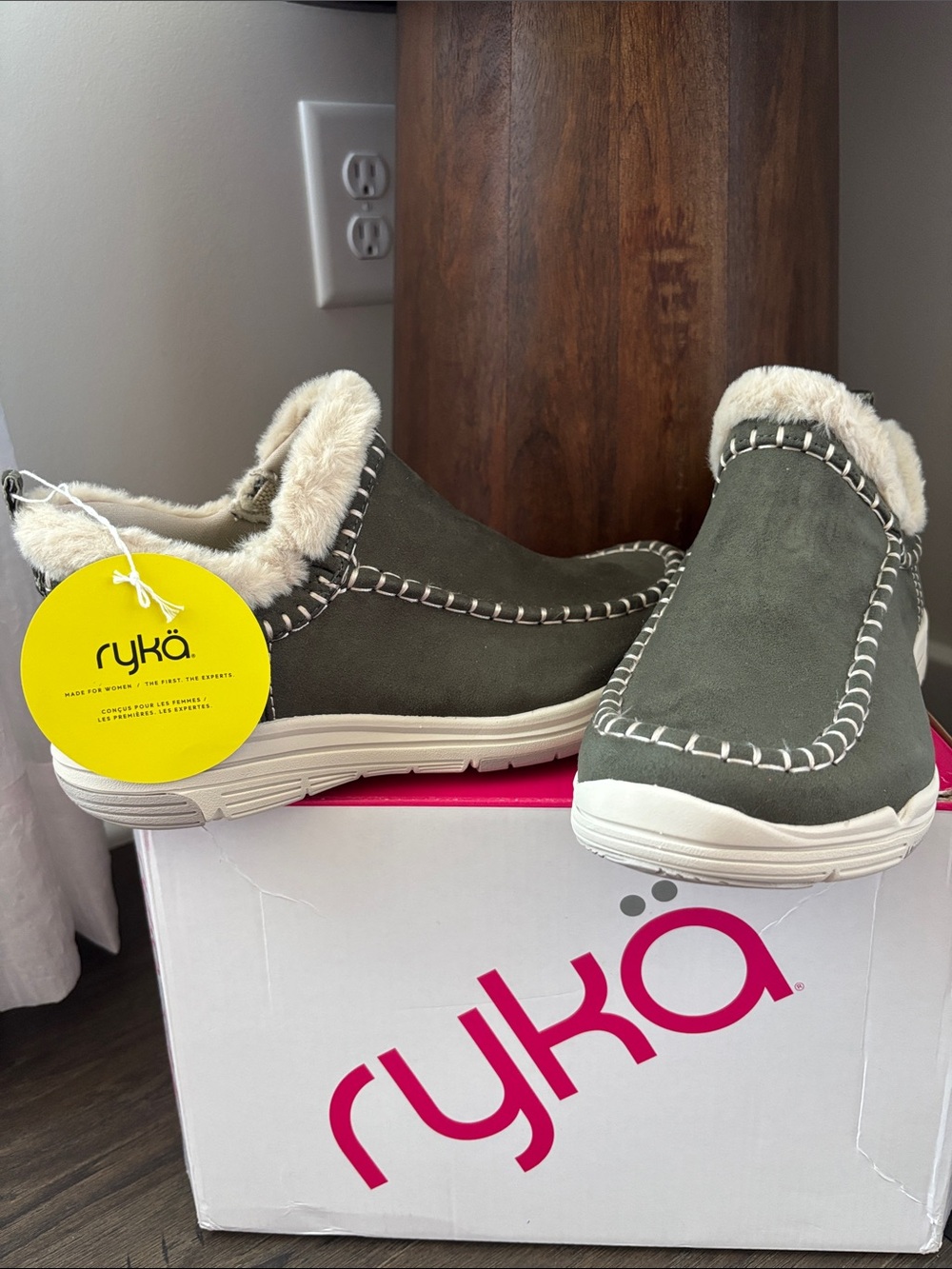 Ryka Ariana Water Repellent arch & heel support,soft suede,sherpa collar,cushion